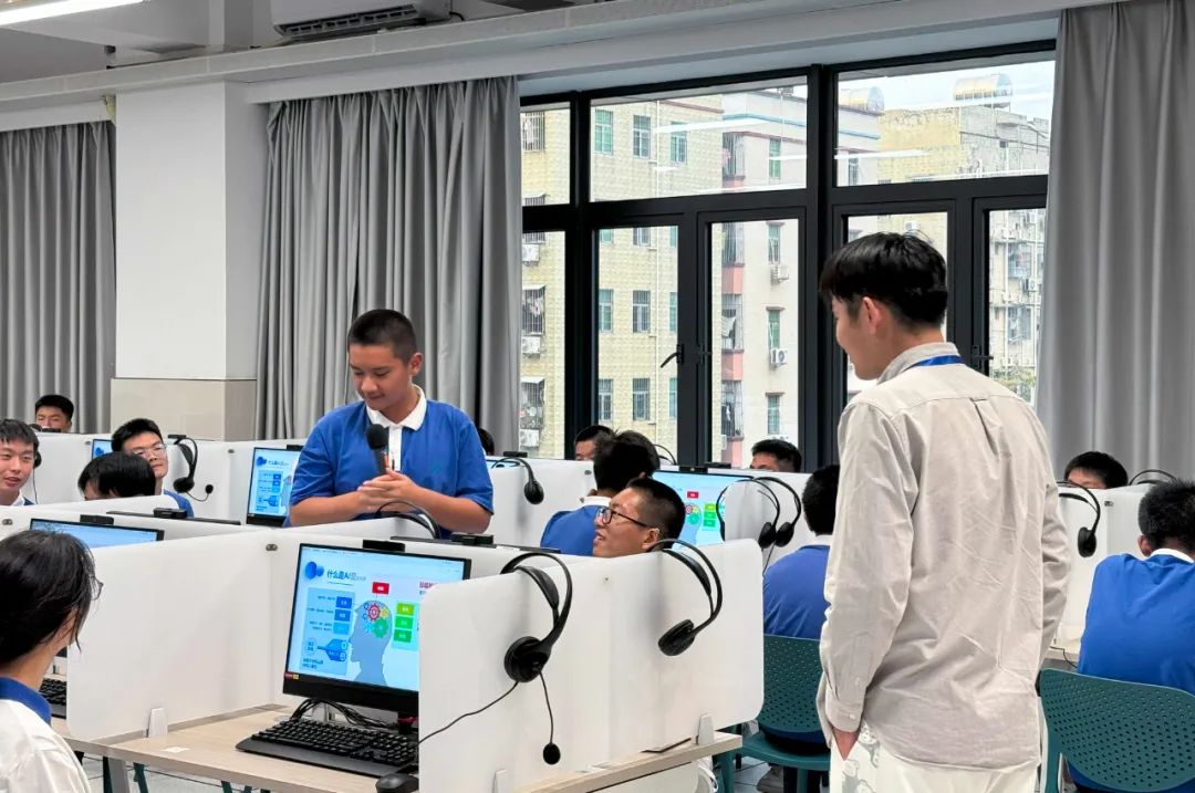 启智科技，点燃未来|ky体育网页入口登录科技携手燕川中学开启科技新旅程